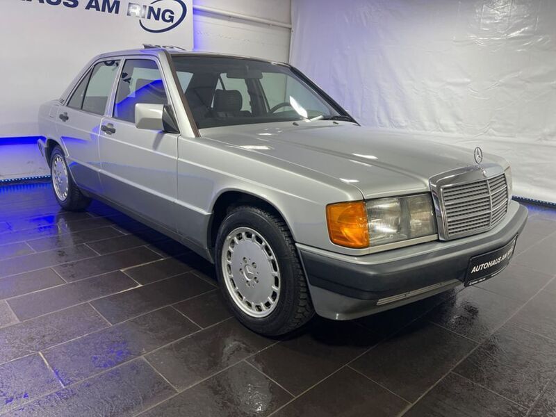 Gebraucht Mercedes 190 163 PS (119 kW) 1991 Brillantsilber metallic Limousine