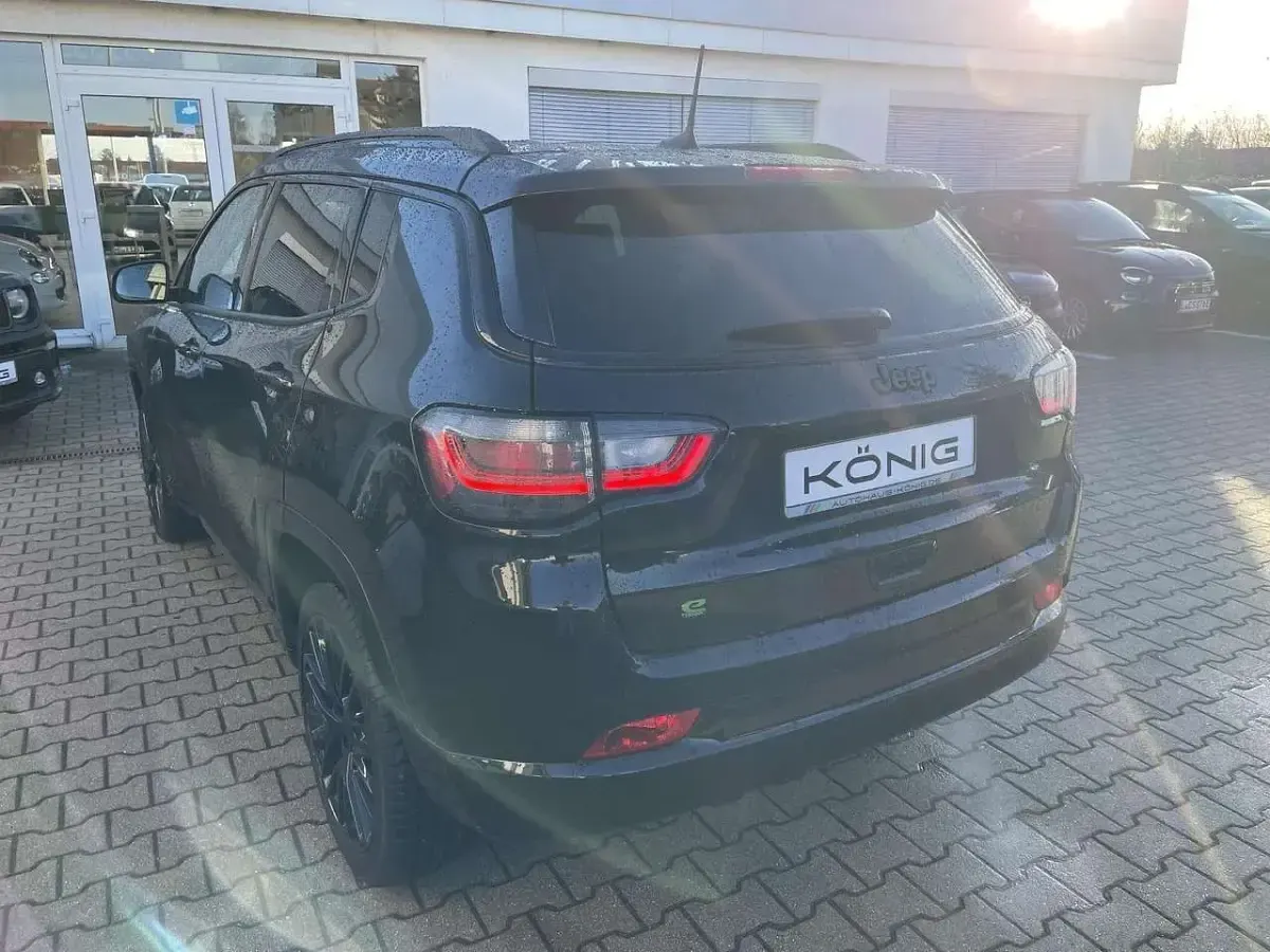 Occasion Jeep Compass Altitude 131 ch (96 kW) 2023 Noir SUV