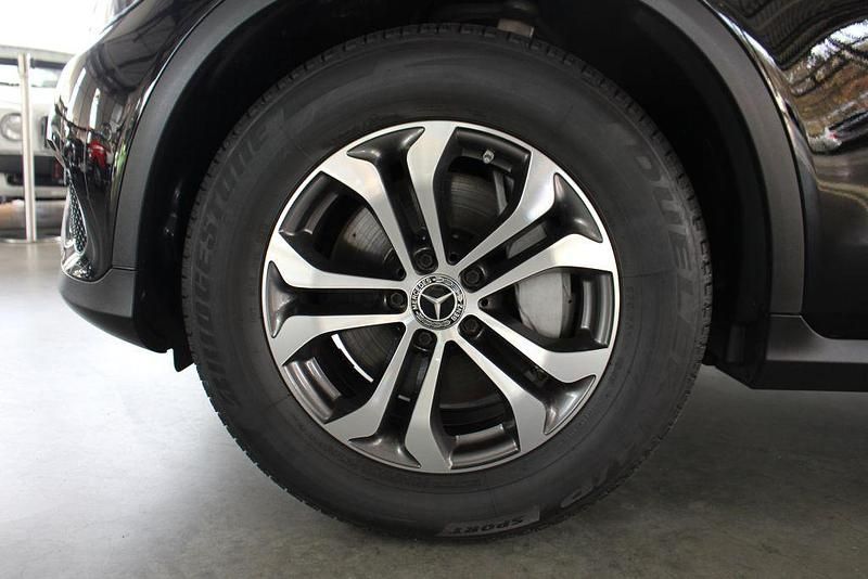 Gebraucht Mercedes GLC220 170 PS (125 kW) 2018 Schwarz , schwarz Limousine