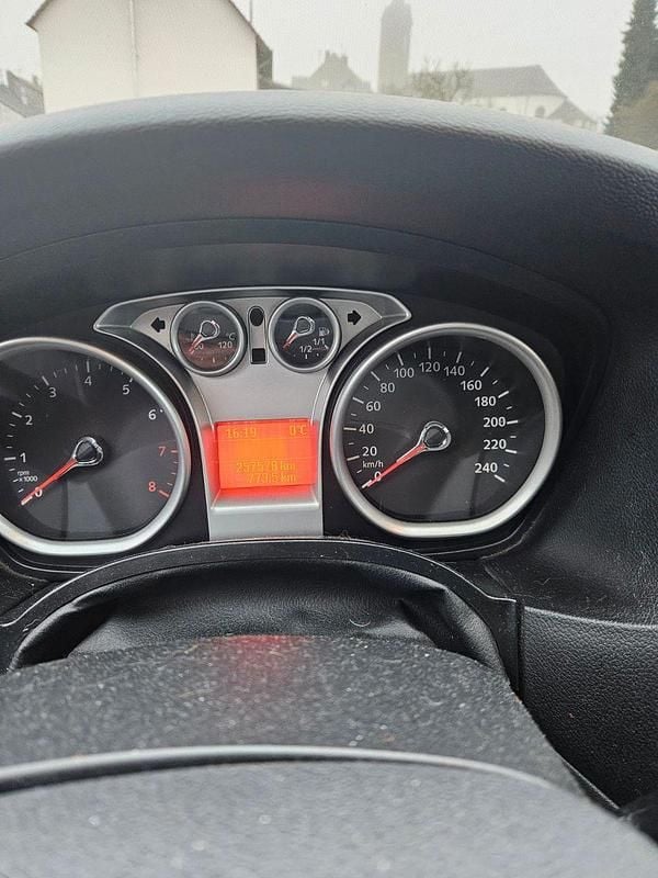 Gebraucht Ford Focus Ghia 101 PS (74 kW) 2008 Schwarz Kombi