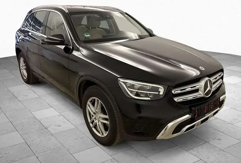 Gebraucht Mercedes GLC200 197 PS (144 kW) 2021 Schwarz/baltic black SUV