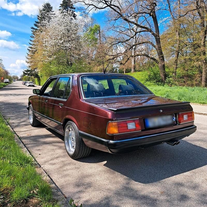 Second-hand BMW 745 252 CP (185 kW) 1984 Berlinǎ