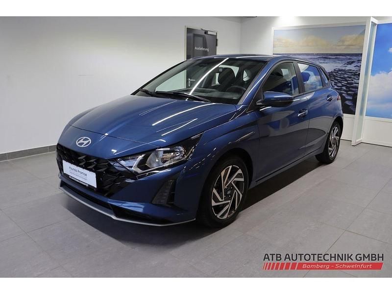 Gebraucht Hyundai i20 Trend 101 PS (74 kW) 2025 Mic (blau Limousine
