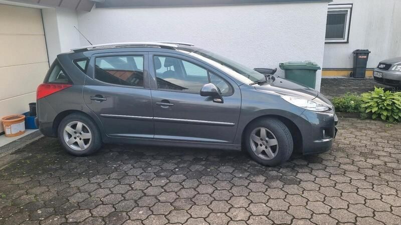 Grau Gebraucht 2012 Peugeot 207 Kombi | 3.700 € (Fairer Preis) - Bild 1/4