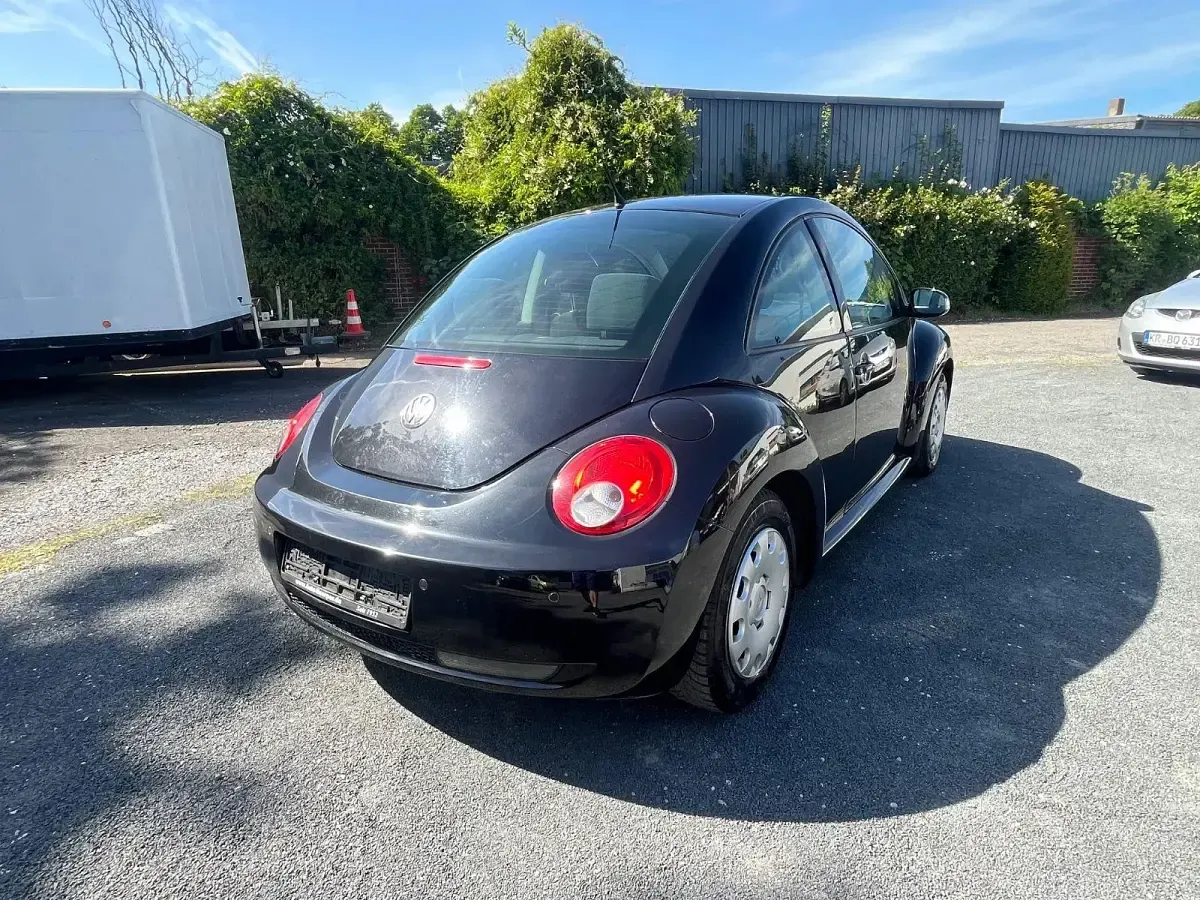 Gebraucht VW New Beetle 75 PS (55 kW) 2006 Schwarz Kleinwagen