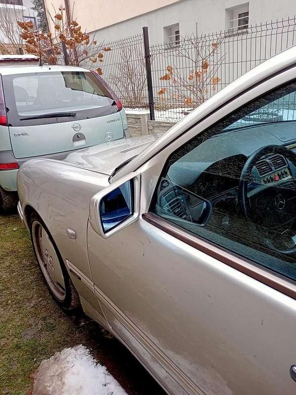 Gebraucht Mercedes E430 Avantgarde 279 PS (205 kW) 2000 Limousine