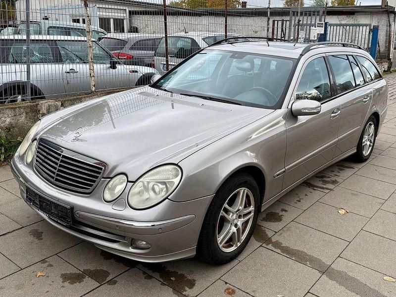 Cubanitsilber metallic Gebraucht 2004 Mercedes E220 Kombi | 2.250 € (Fairer Preis) - Bild 1/4
