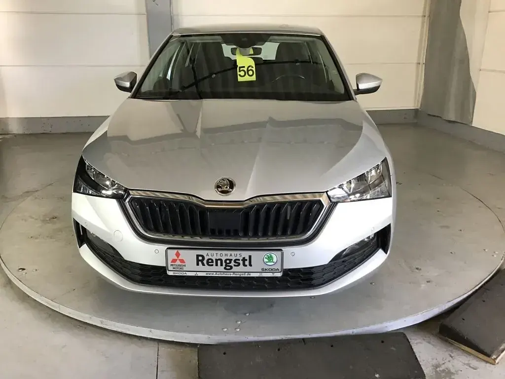 Gebraucht Skoda Scala Ambition 110 PS (80 kW) 2023 Silber Kleinwagen