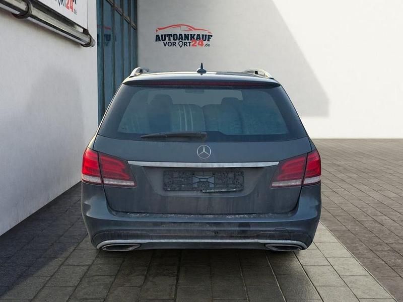 Gebraucht Mercedes E250 204 PS (150 kW) 2016 Tenoritgrau Limousine