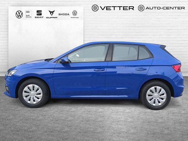Neu Skoda Fabia Essence 80 PS (58 kW) 2026 Blau Limousine
