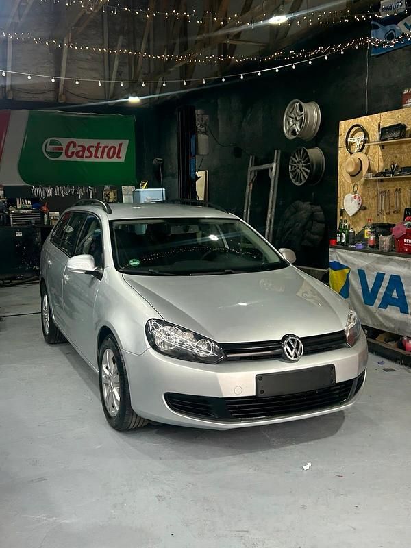 Silber Gebraucht 2010 VW Golf VI Kombi | 3.100 € (Guter Preis) - Bild 1/4