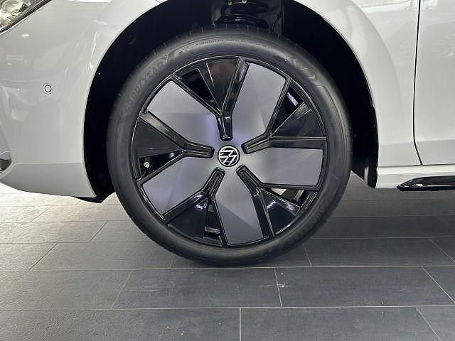 Gebraucht VW Passat R-line 150 PS (110 kW) 2024 Weiß Kombi