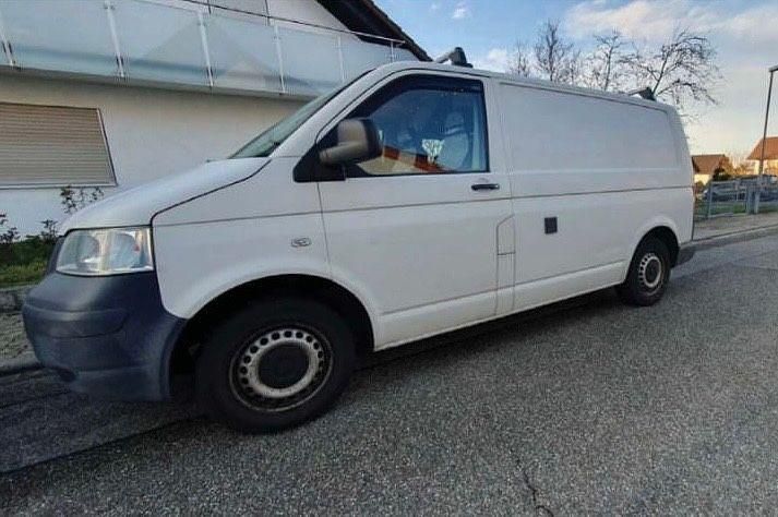 Weiß Gebraucht 2009 VW T5 Van | 8.500 € (Teuer) - Bild 1/4