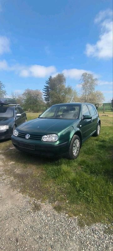 Second-hand VW Golf 75 CP (55 kW) 2002 Verde Coupe