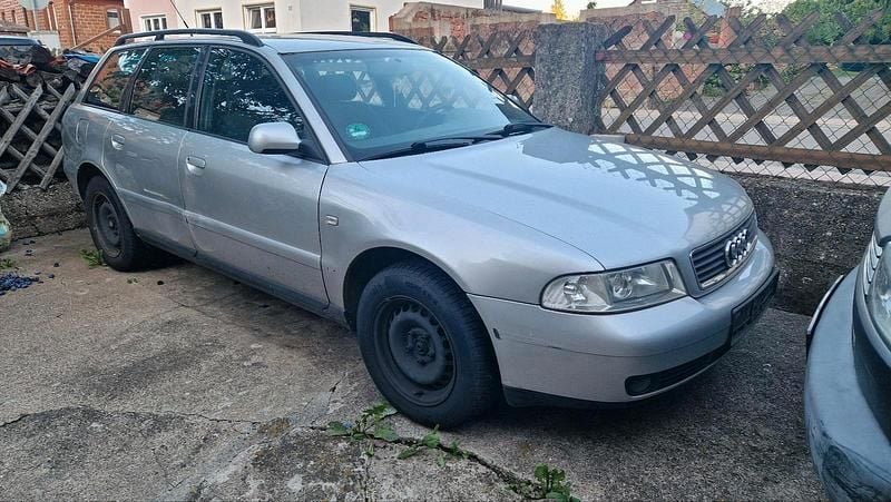 Gebraucht 2000 Audi A4 Kombi | 450 € (Guter Preis) - Bild 1/4