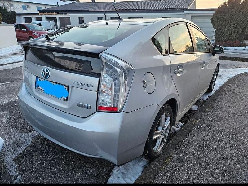 Gebraucht Toyota Prius Comfort 136 PS (100 kW) 2015 Schwarz Limousine