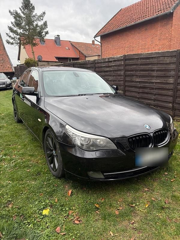 Gebraucht BMW 523 194 PS (142 kW) 2008 Schwarz Limousine