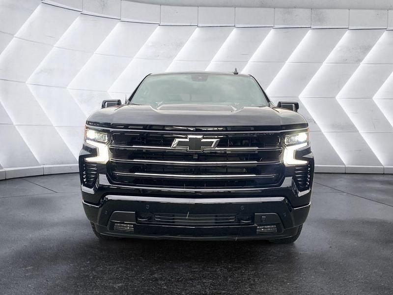 Neu Chevrolet Silverado 309 PS (227 kW) 2025 Schwarz SUV