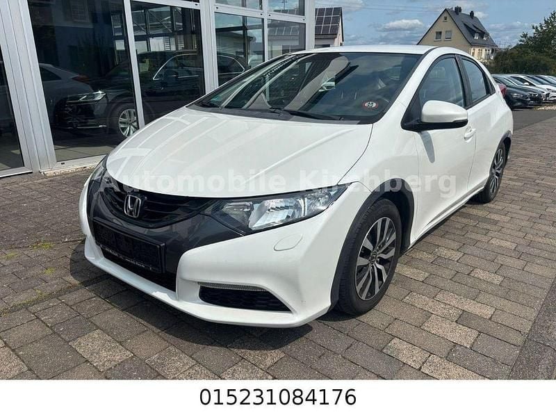 Weiß Gebraucht 2014 Honda Civic Comfort Limousine | 4.500 € (Fairer Preis) - Bild 1/4
