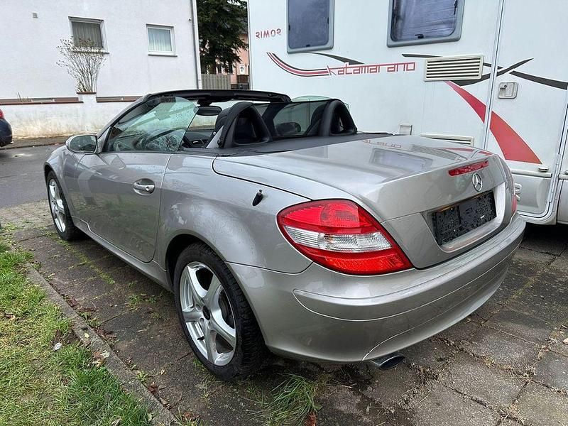 Second-hand Mercedes SLK200 163 CP (119 kW) 2007 Bej Cabrio