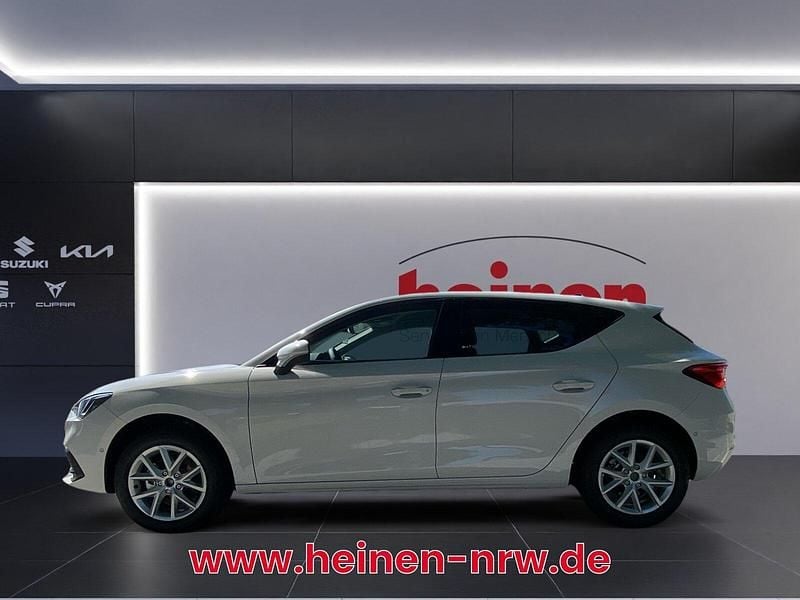 Neu Seat Leon 150 PS (110 kW) 2025 Weiß Limousine