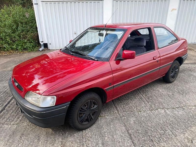 Rot Gebraucht 1993 Ford Escort Limousine | 1.299 € - Bild 1/4