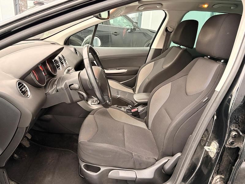 Gebraucht Peugeot 308 SW 156 PS (114 kW) 2011 Schwarz Kombi