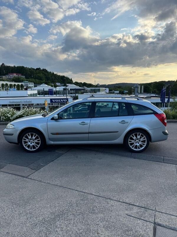 Silber Gebraucht 2001 Renault Laguna II Authentique Kombi | 1.900 € - Bild 1/4