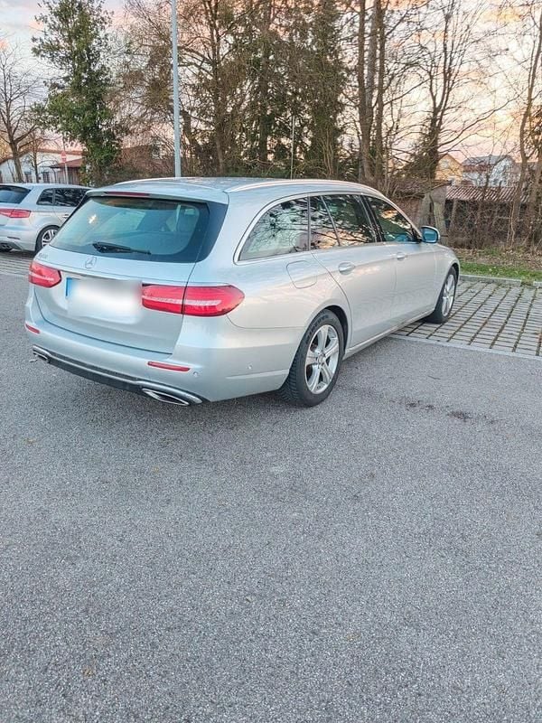 Gebraucht Mercedes E200 184 PS (135 kW) 2017 Schwarz Kombi
