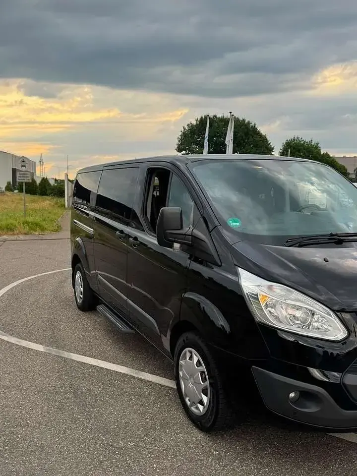 Gebraucht Ford Tourneo Custom Trend 131 PS (96 kW) 2017 Schwarz Van