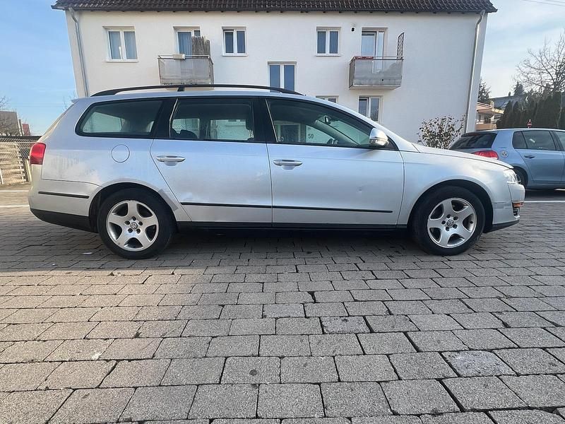 Gebraucht VW Passat 140 PS (102 kW) 2005 Silber Kombi