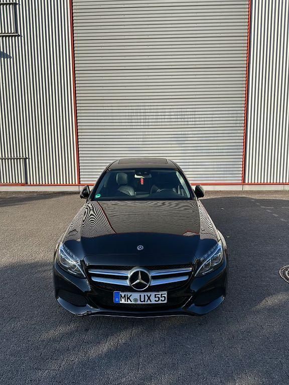 Schwarz Gebraucht 2016 Mercedes C220 Avantgarde Limousine | 16.200 € (Fairer Preis) - Bild 1/4