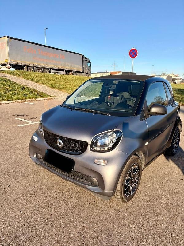 Grau Gebraucht 2018 Smart ForTwo Coupé Kleinwagen | 12.500 € (Fairer Preis) - Bild 1/4
