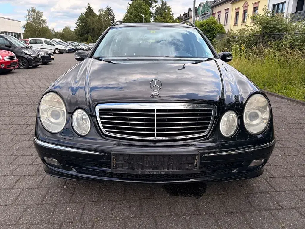 Gebraucht Mercedes E200 163 PS (119 kW) 2005 Schwarz Kombi