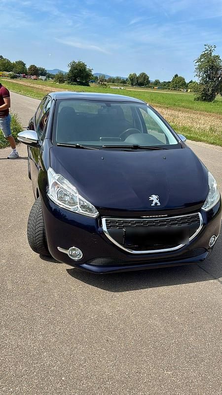 Blau Gebraucht 2014 Peugeot 208 Kleinwagen | 5.800 € (Fairer Preis) - Bild 1/4
