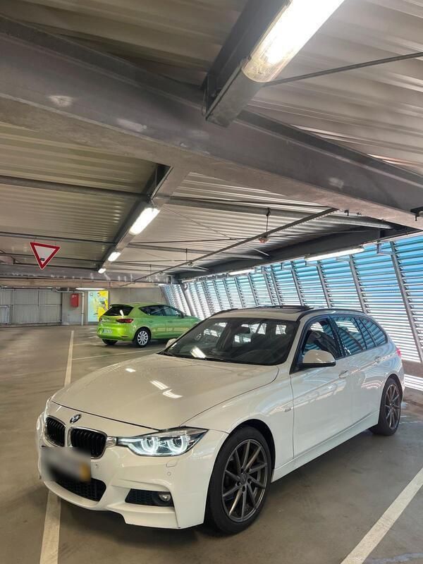 Weiß Gebraucht 2016 BMW 320 Sport Line Kombi | 14.700 € (Fairer Preis) - Bild 1/4