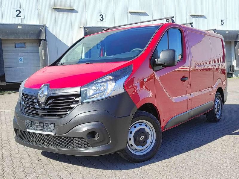 Gebraucht Renault Trafic 95 PS (69 kW) 2017 Volcano red Van / Kleinbus