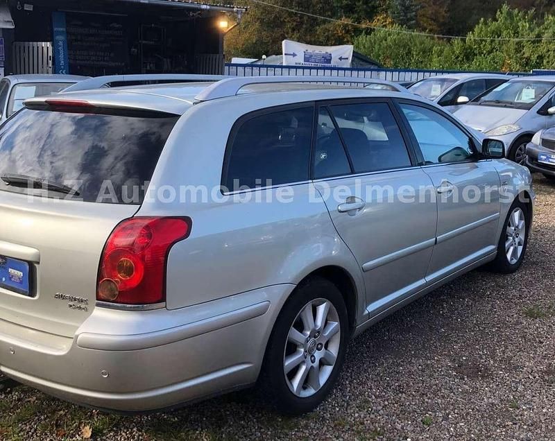Gebraucht Toyota Avensis Executive 177 PS (130 kW) 2005 Silber Kombi