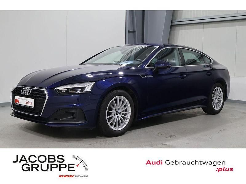 Gebraucht Audi A5 Sportback Ambiente 204 PS (150 kW) 2022 Navarrablau metallic Kleinwagen