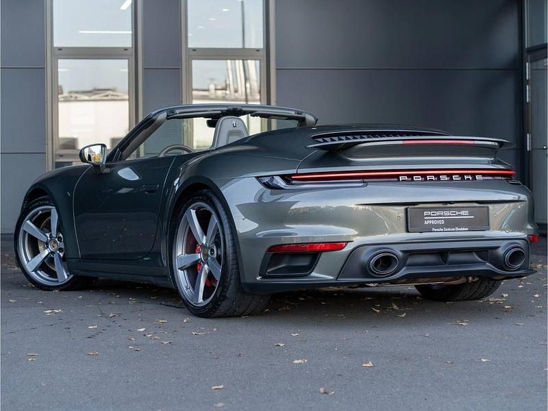 Gebraucht Porsche 992 581 PS (427 kW) 2021 Gruen Cabrio