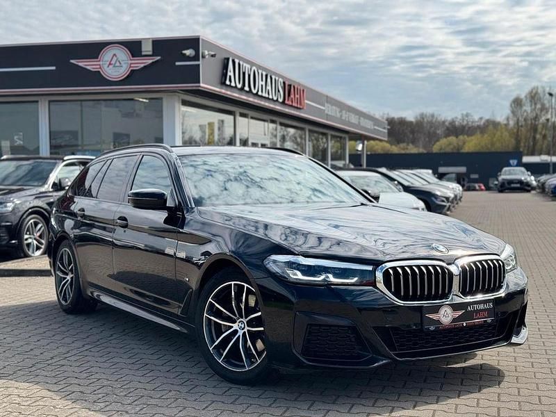 Gebraucht BMW 520 Shadowline 190 PS (139 kW) 2023 Schwarz Limousine