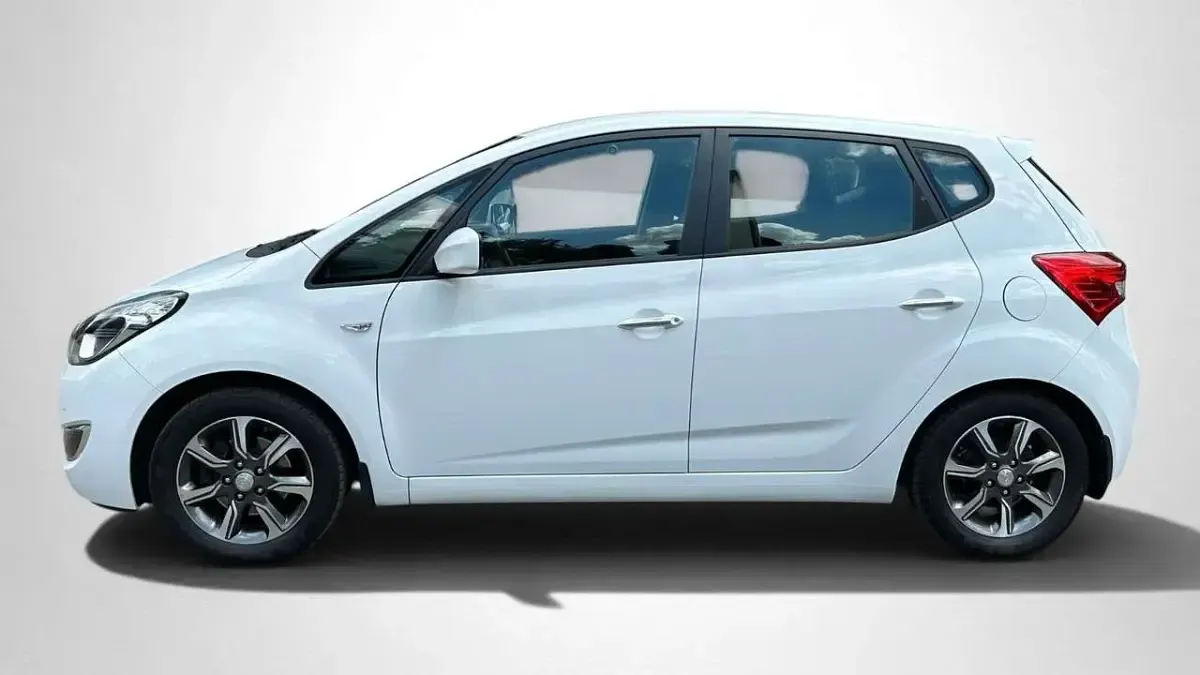Gebraucht Hyundai ix20 90 PS (66 kW) 2019 Weiß Kleinwagen