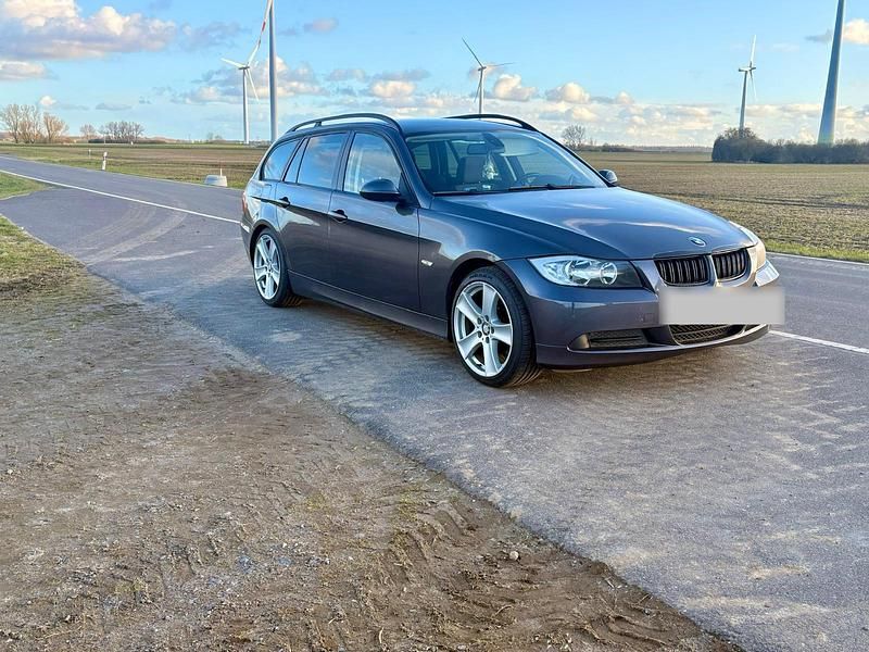 Gebraucht BMW 320 177 PS (130 kW) 2007 Grau Kombi
