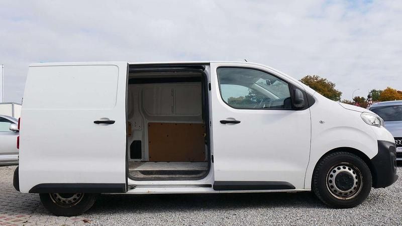 Gebraucht Peugeot Expert 150 PS (110 kW) 2019 Weiß Van