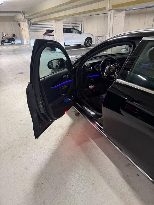 Gebraucht Mercedes E200 Avantgarde 184 PS (135 kW) 2019 Schwarz Kombi