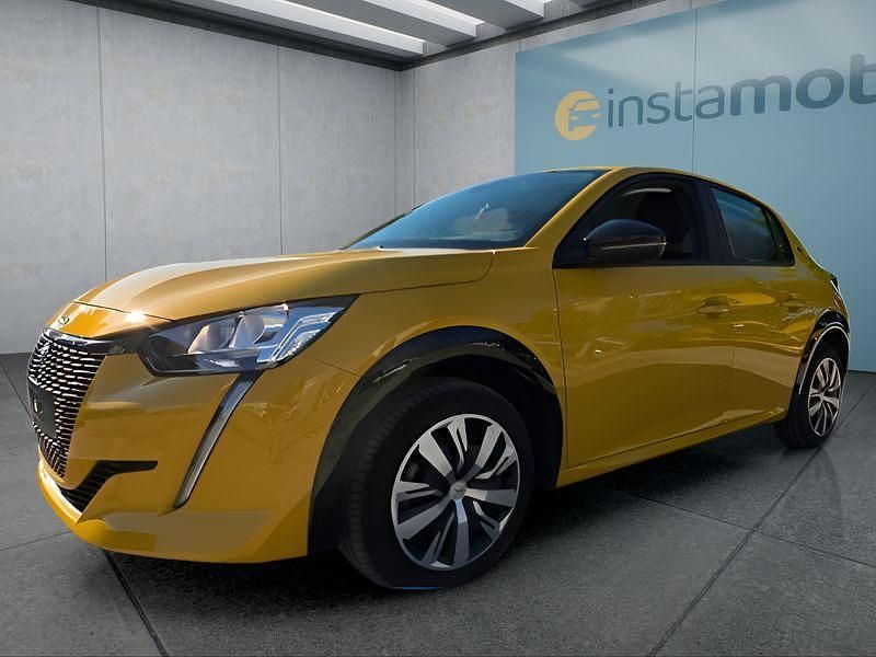 Gelb Gebraucht 2022 Peugeot e-208 Active Kleinwagen | 18.149 € (Fairer Preis) - Bild 1/4