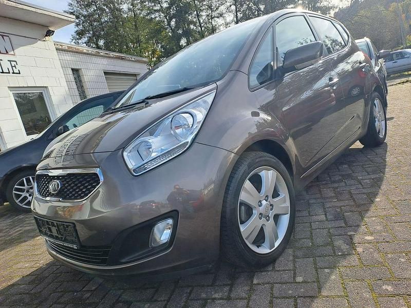 Braun Gebraucht 2012 Kia Venga FIFA World Cup Edition Kleinwagen | 5.750 € (Fairer Preis) - Bild 1/4