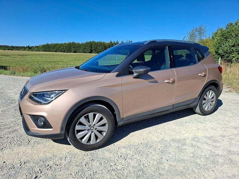 Beige Gebraucht 2018 Seat Arona XCELLENCE SUV | 14.900 € (Fairer Preis) - Bild 1/4