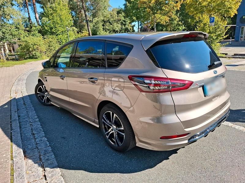 Gebraucht Ford S-MAX ST-Line 165 PS (121 kW) 2019 Gold Van / Kleinbus