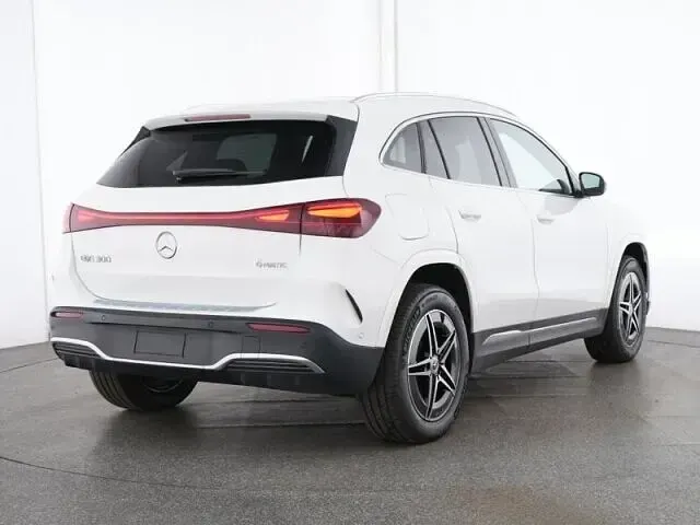 Gebraucht Mercedes EQA300 AMG line 167 kW (228 PS) 2024 Polarweiß uni SUV
